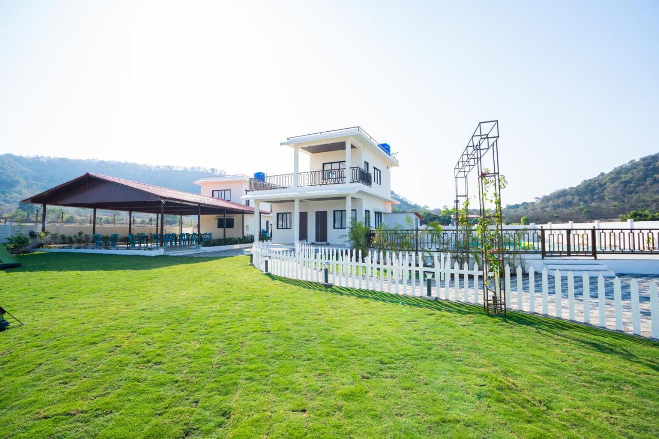 Villa Eden Garden Alībāg Exterior foto